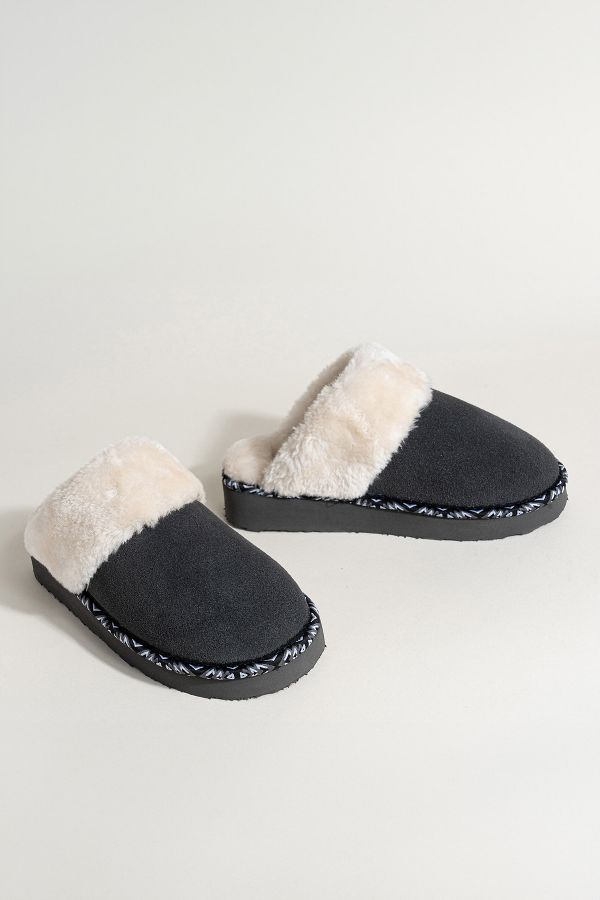 Slide View: 2: Minnetonka Cerise Slippers