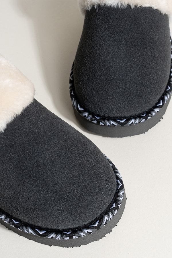 Slide View: 3: Minnetonka Cerise Slippers