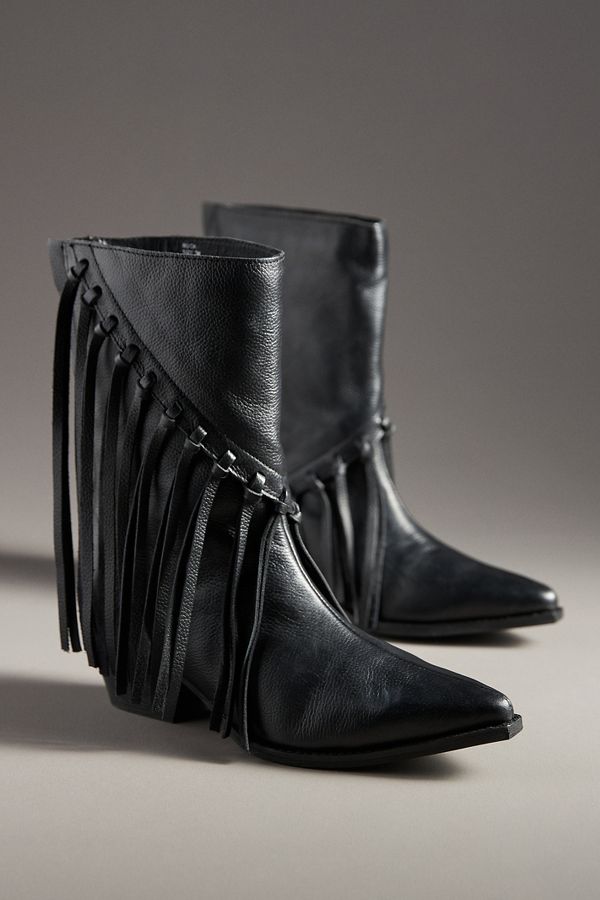 Slide View: 3: Matisse Buck Tassel Boots