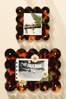 Acrylic Scalloped Picture Frame