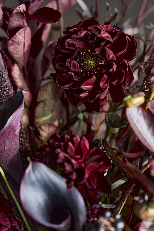 Slide View: 3: Fresh Black Bouquet