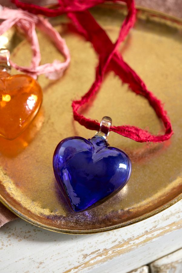 Slide View: 1: Recycled Glass Heart