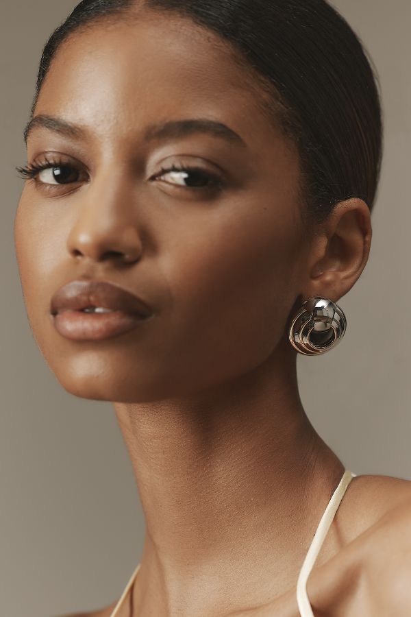 Slide View: 1: Thick Circle Post Earrings