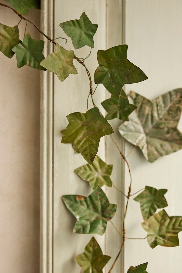 Slide View: 2: Ivy Leaves Iron Garland