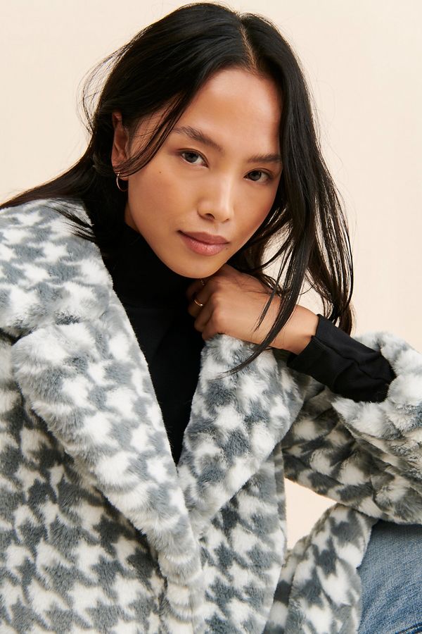 Slide View: 3: NVLT Houndstooth Printed Coat