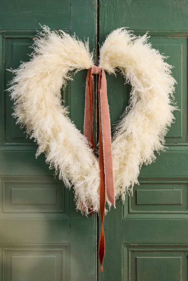 Slide View: 2: Ivory Pampas Grass Heart Wreath