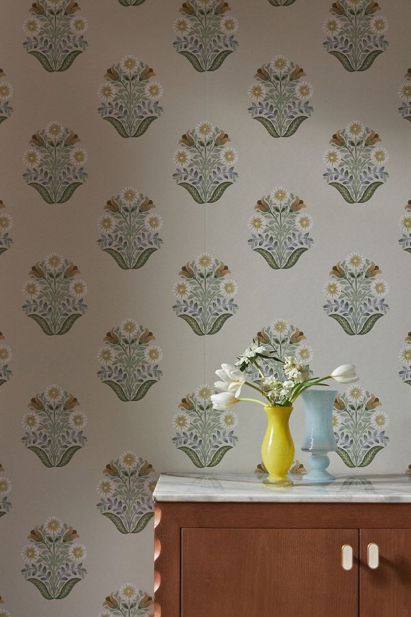 Slide View: 1: Sophie Floral Medallion Wallpaper