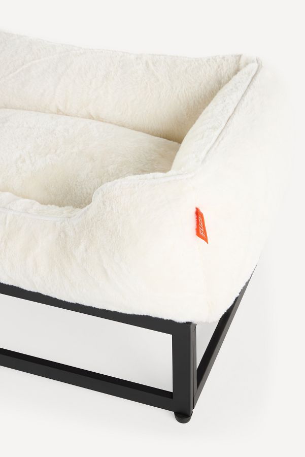 Slide View: 4: FÜZI Luxe Elevated Dog Bed