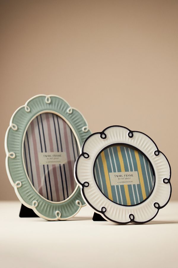 Slide View: 1: Twirl Ceramic Picture Frame