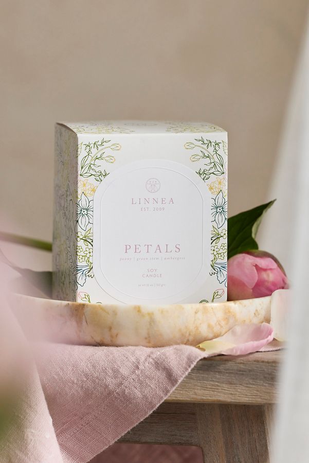 Slide View: 2: Linnea Candle, Petals