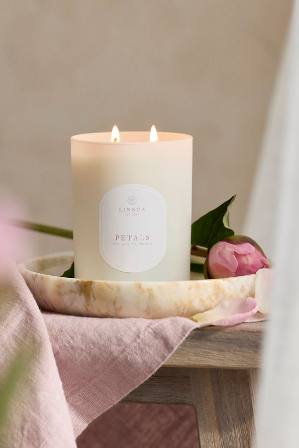 Slide View: 1: Linnea Candle, Petals