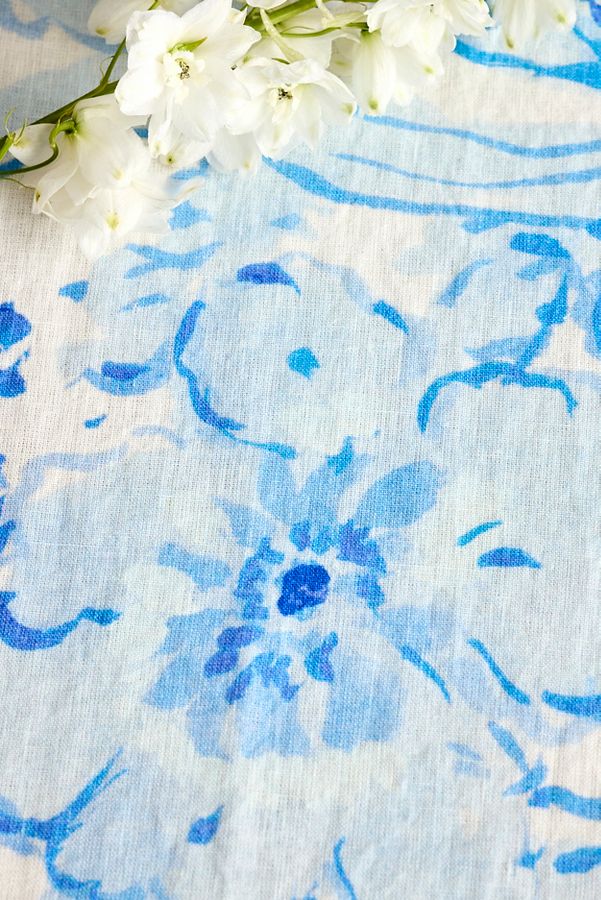 Slide View: 5: Delft Vase Tablecloth