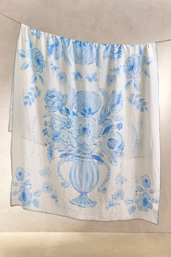 Slide View: 2: Delft Vase Tablecloth