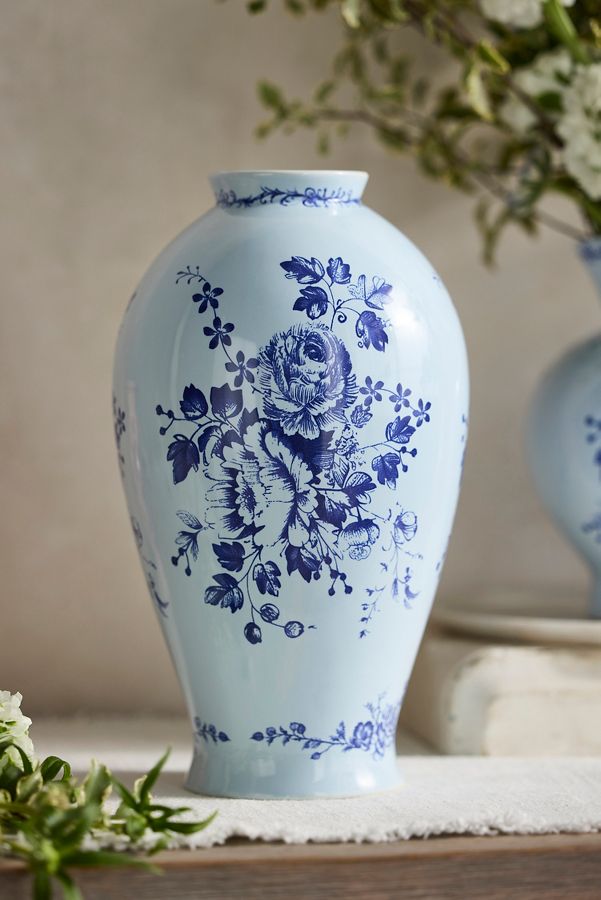 Slide View: 2: Monochromatic Delft Vase