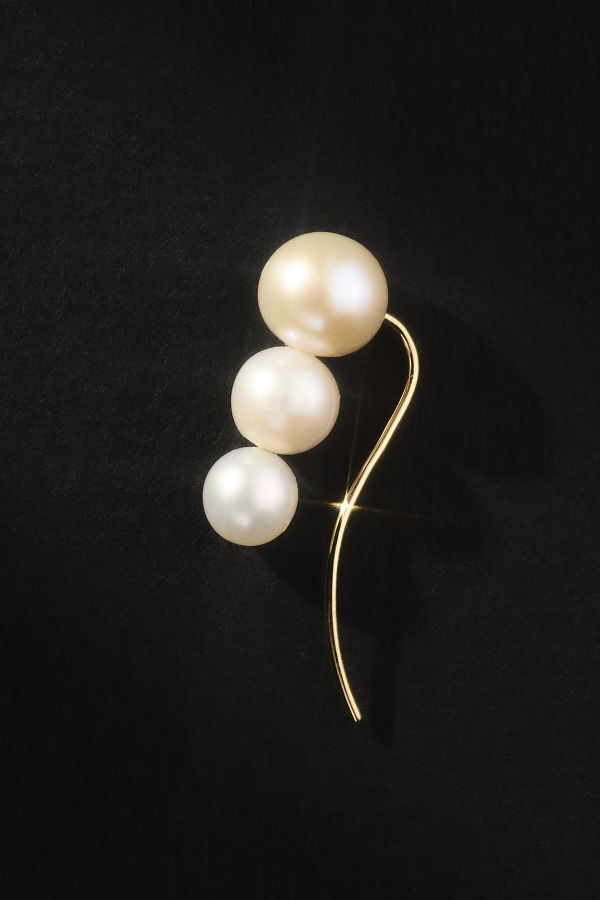 Slide View: 2: Saskia Diez Pearl Stud Earrings