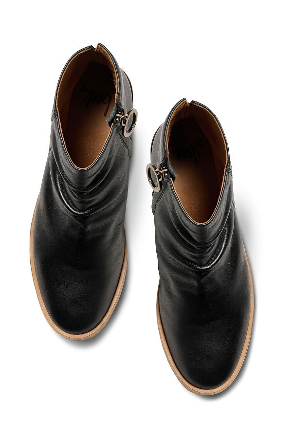 Slide View: 3: beek Quail Ankle Boots