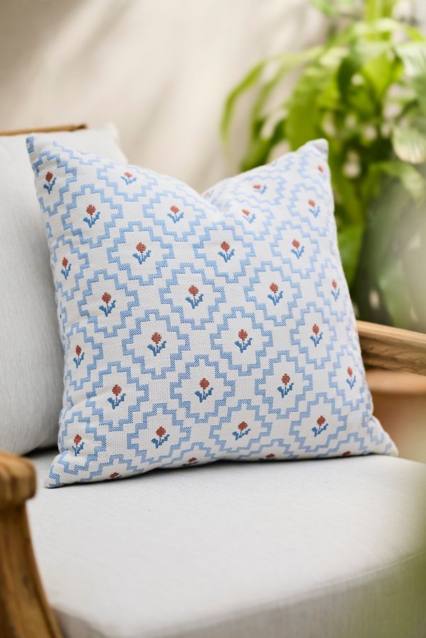 Slide View: 1: Tulip Outdoor Pillow