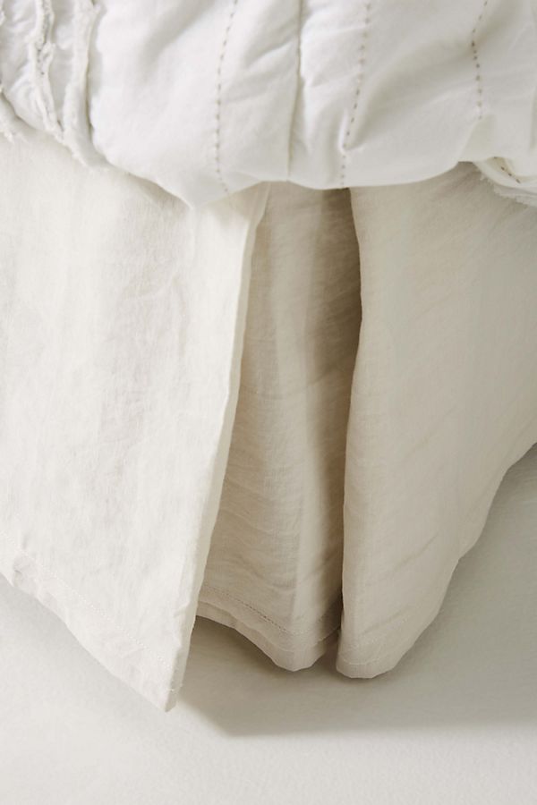 Slide View: 1: Relaxed Cotton-Linen Bed Skirt