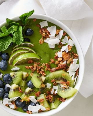 berry avocado smoothie bowl
