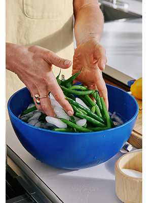 Cold and Crunchy Green Beans