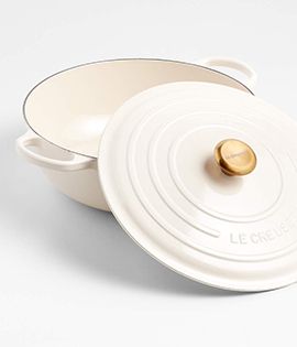 Over $150 off Le Creuset 7.5 qt. Signature Chef Ovens