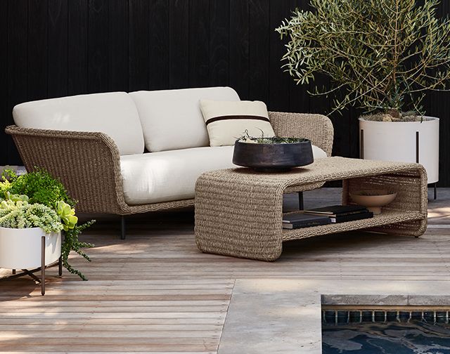 outdoor lounge furniture