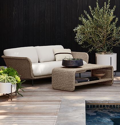 outdoor lounge furniture