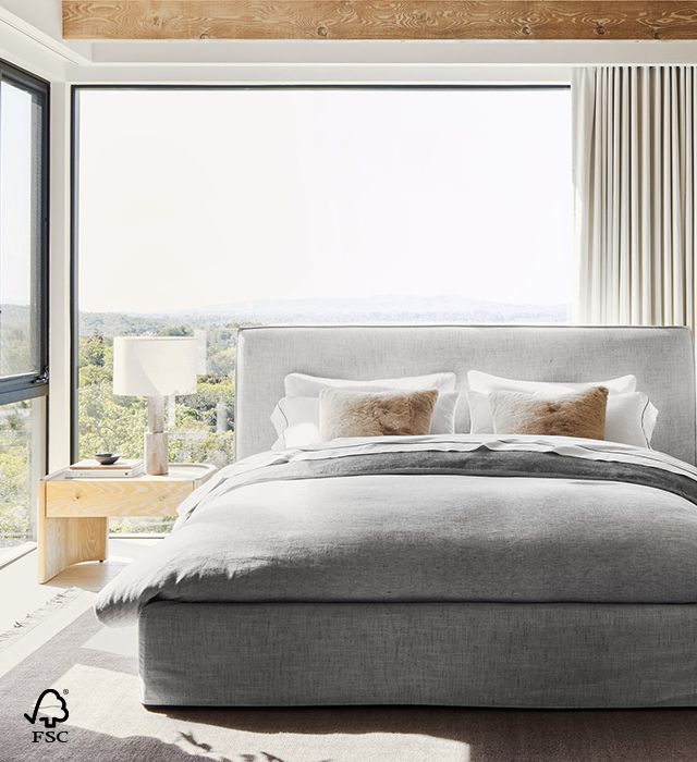 a airy, relaxed bedroom