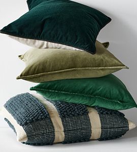 holiday pillows & bedding