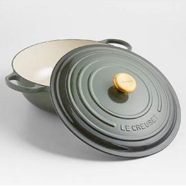 Over $150 off Le Creuset® Signature 7.5-Qt. Chef Oven‡