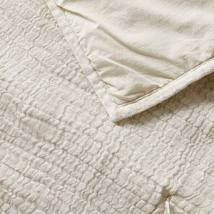 Aire Crinkle Hand-Quilted Comforter