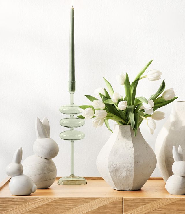 simple table decor every bunny loves