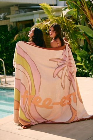 free-est Sandy Shores Oversized Towel