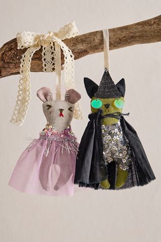 Pink Goes Good With Green Ornament Set