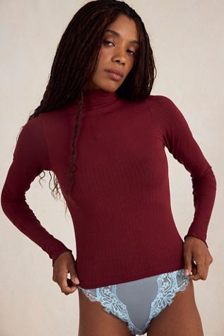 So Soft Seamless Mock Neck