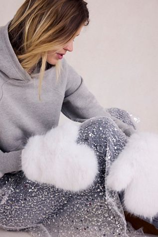 Arctic Fur Mitten