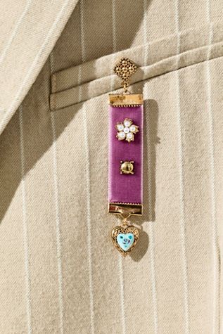 Merrigold Brooch