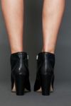 hallee stretch boot