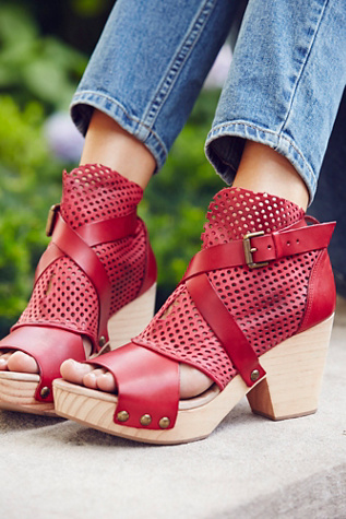 free people rendering clog