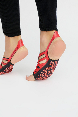 new balance women's studio skin shoes