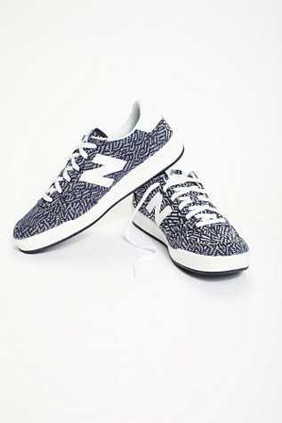 new balance 300 classic trainer