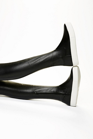 hallee stretch boot