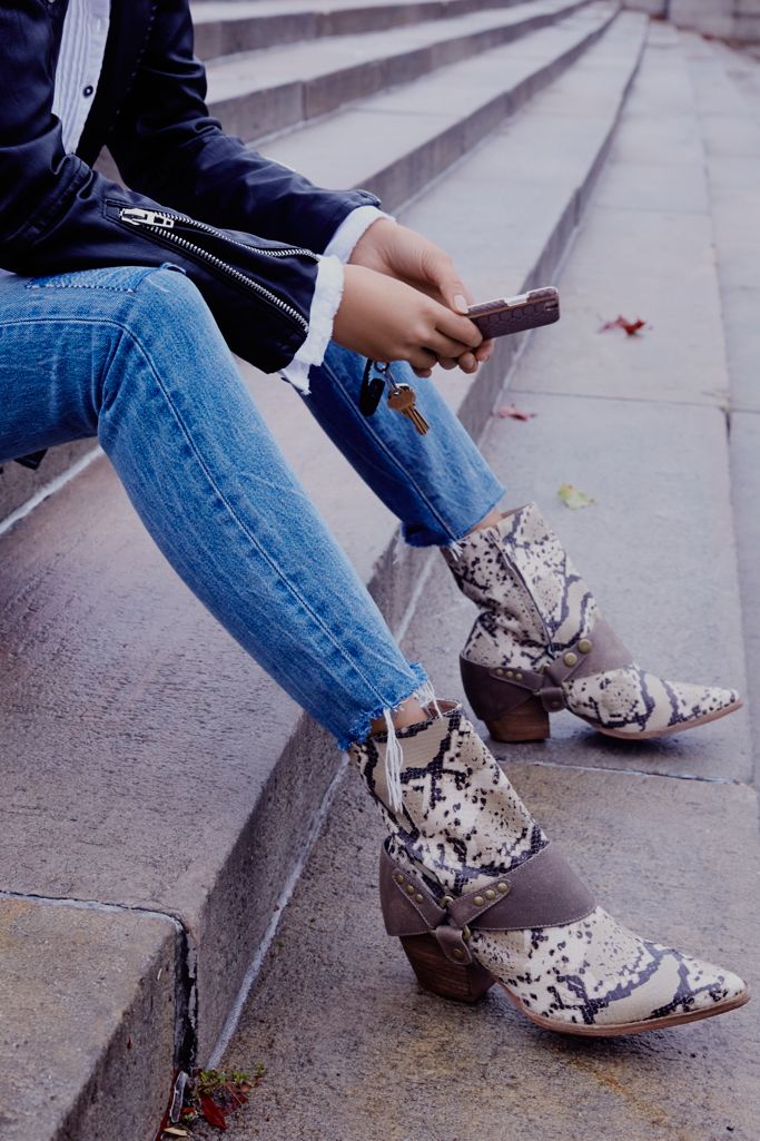 rattlesnake boots 10.5