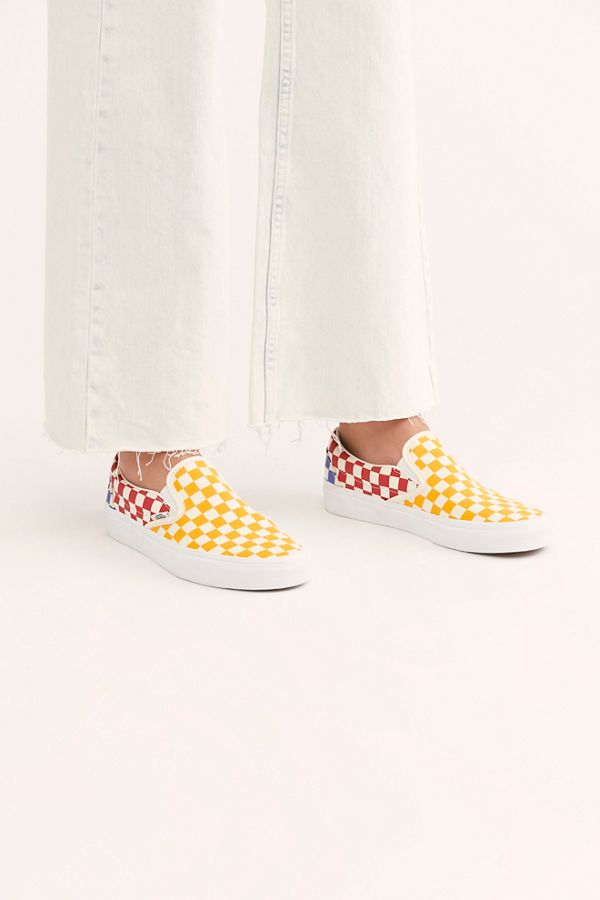Slide View 2: Classic Checkered Slip-On