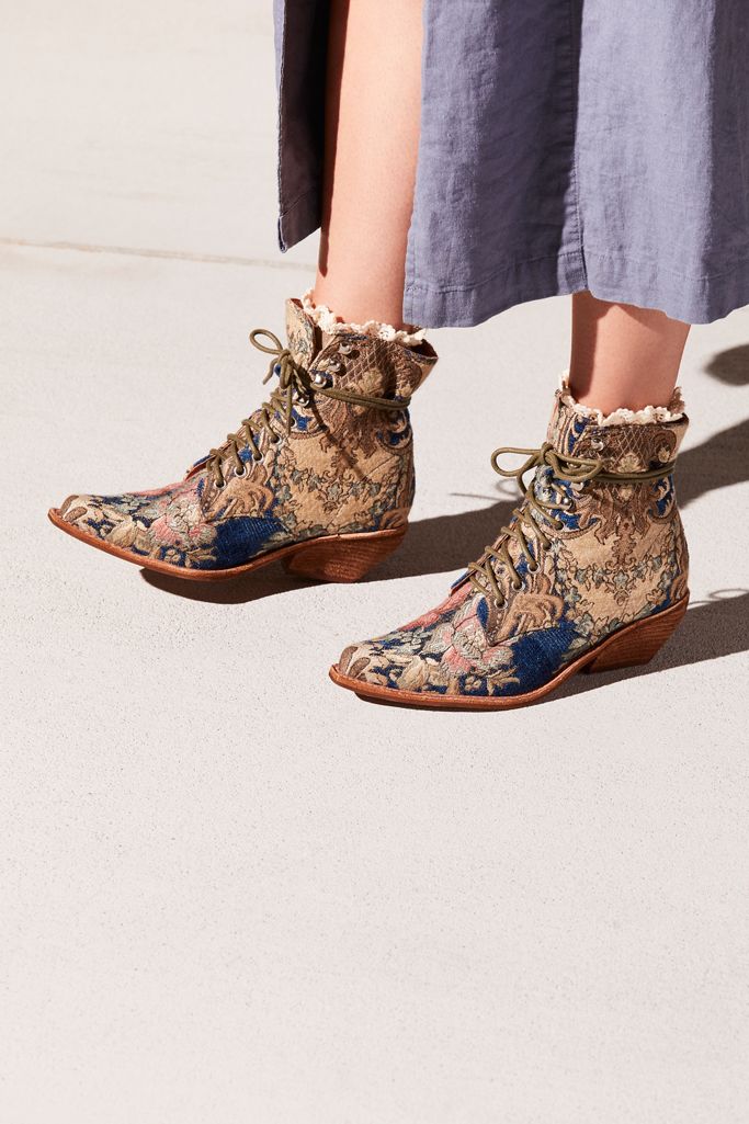 grove lace up western boot