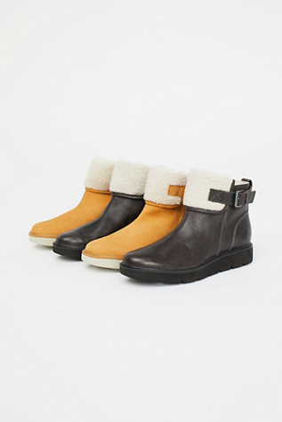 timberland kenniston fleece lined boot