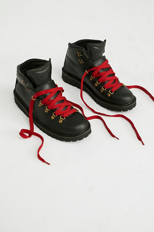 danner cascade hiking boots