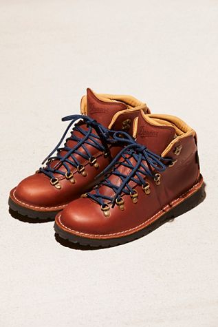 Danner Cascade Mountain Hiker Boot