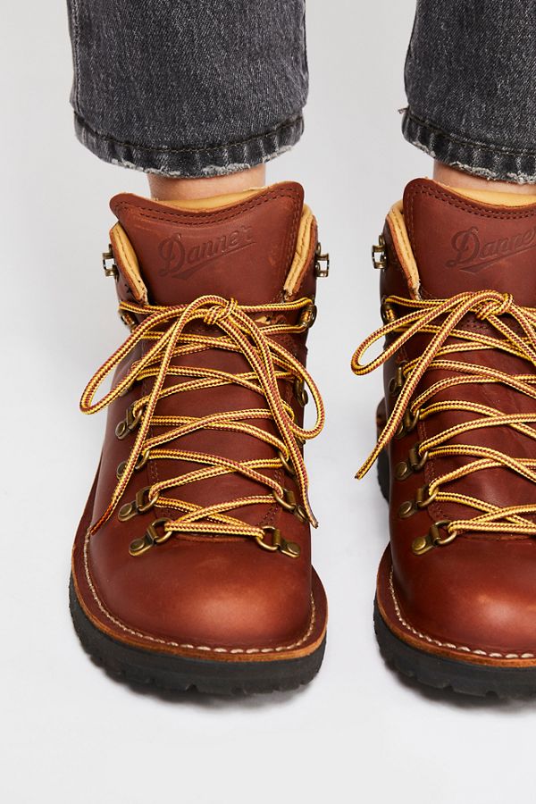 Slide View 3: Danner Cascade Mountain Hiker Boot