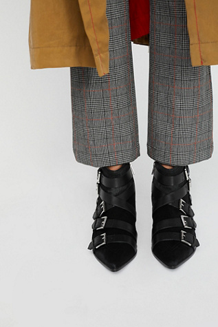 C00103-6806 Plain Toe Lace up-Black